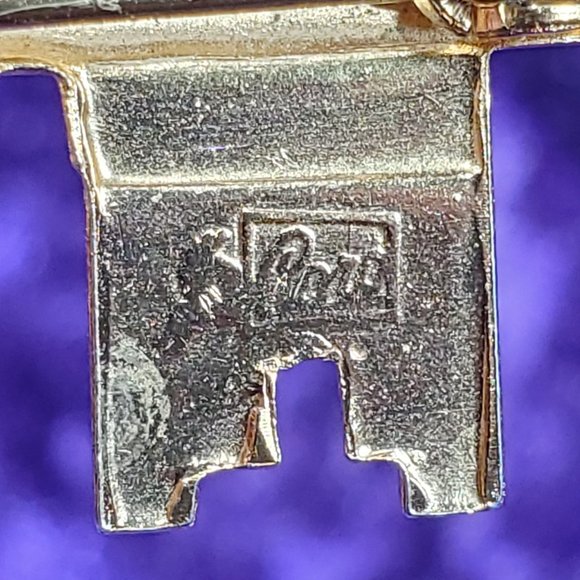 REDUCED!  Skeleton Key with Rose By Coro Brooch/Pin - Picture 5 of 5